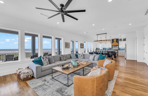 Galveston House | BRAND NEW BEACHFRONT HOUSE WITH BREATHTAKING VIEWS - Elevator - Best Location