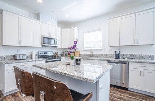 South Natomas House | BRAND NEW CONSTRUCTION NEAR DOWNTOWN & SMF AIRPORT