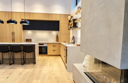 Blueberry Hill Ski Chalet | Brand New Modern Chalet Close to Village, Lifts, Lake, Golf Course, Valley Trail