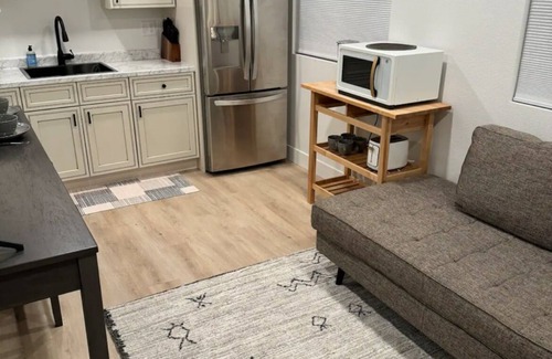 Eiber Apartment | Brand New Mother in Law Suite!