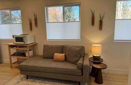 Eiber Apartment | Brand New Mother in Law Suite!