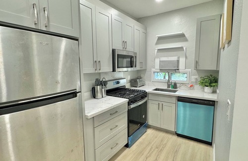 Makiki Condo | Brand new remodeled fully furnished 2 story loft monthly rental at 3800/mo!