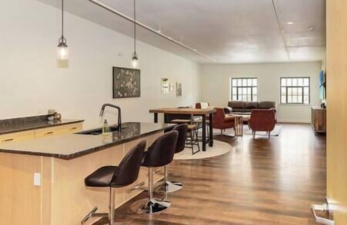 Burlington Apartment | Brand New SPACIOUS 2 BR Downtown Burlington! Unit 302N