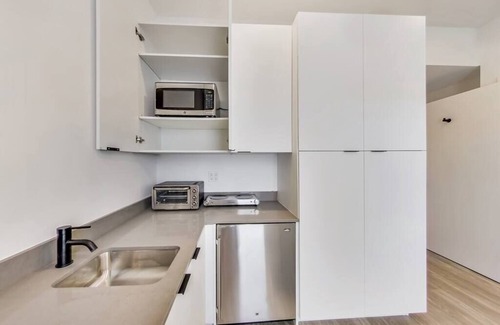 West Oakland Apartment | Brand New Stylish Studio Suite