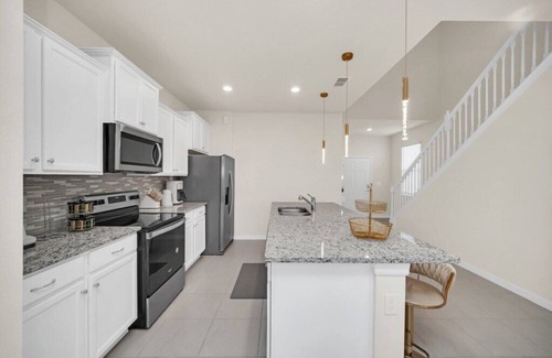 Davenport Boat Rental | Brand New Windsor Island Resort 7 Bedroom Luxury Villa