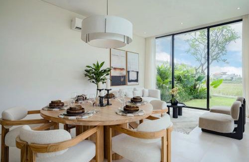 Cemagi Villa | Brandnew 4BR Luxury Estate next to Beach & views