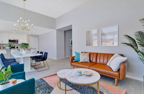 Desert Hot Springs House | Bravik`s Escape 12633 Sylvanus Dr DHS