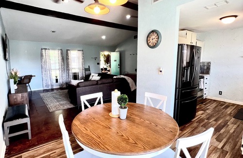 Dennis House | Brazos Porch Hideaway