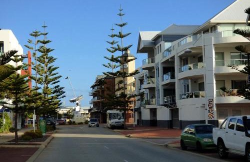 Mandurah Hotel | Breakwater Short Stay