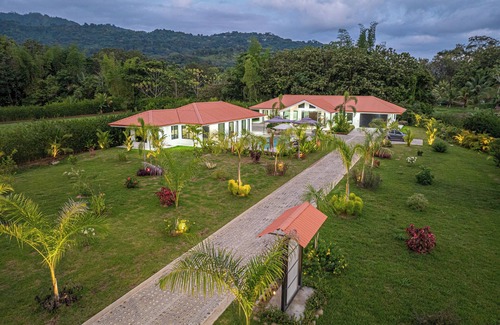 Palma Quemada House | Breathtaking Custom Home-Guest House Walk to “Playa Linda” and to “Rio Hatillo”
