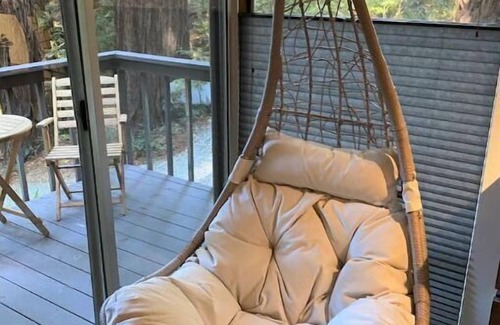 Woodacre House | Breathtaking Retreat in the Redwoods + Master Suite-3BR/2.5BA -MID-WEEK SPECIAL