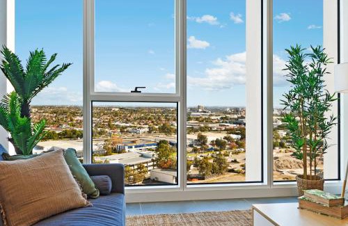 Lidcombe Apartment | Breathtaking Views Modern 2BR Pool, Parking, Gym