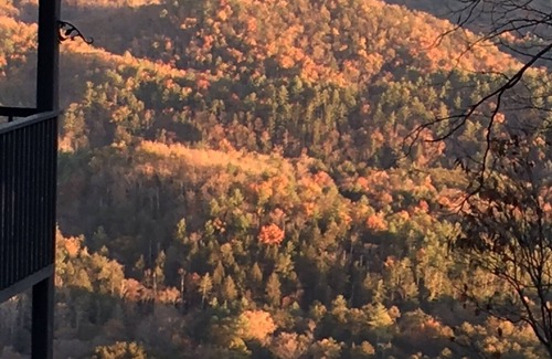 Sevierville Cabin | Breathtaking Views of Smoky Mts, Minutes from Gatlinburg, 10% off 7+ day stay