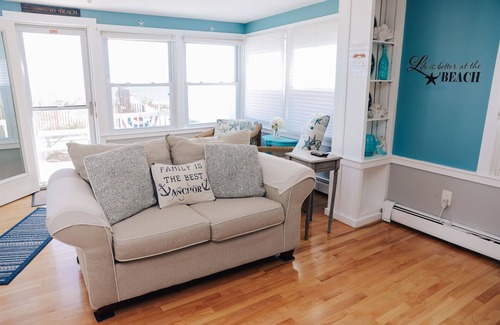 Salisbury House | ⚓️Breathtaking Views, Oceanfront House on the Beach⚓️