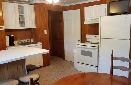 Ocean Isle Beach Apartment | Breathtaking Waterway Views. 1BR. 1Bath. Kitchen. Porch. 2 Person. A+ Views