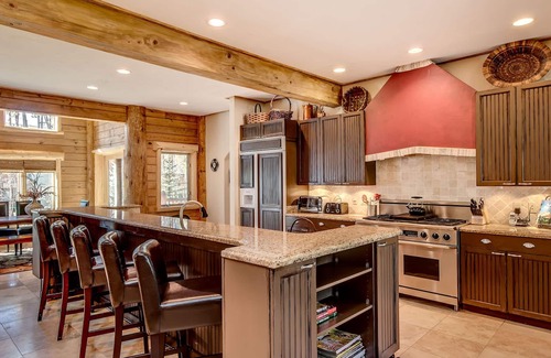 The Highlands House | BRECK LUXURY LOG HOME, MINUTES TO MAIN ST FREE VIP SHUTTLE SKI SEASON