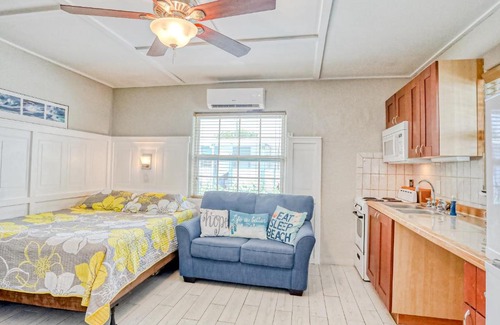 Bay Esplanade Hotel | Breezeway Bungalows