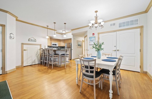 Sheboygan Condo | Breezy Beach - Villa 75 Steps from Lake Michigan