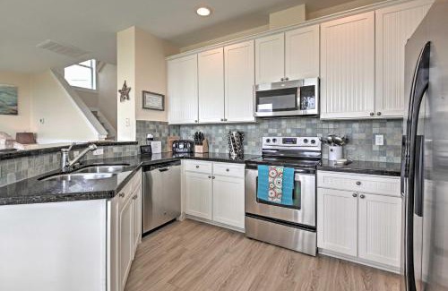 Red Fish Cove House | Breezy Galveston House with 2 Decks and Ocean Views!