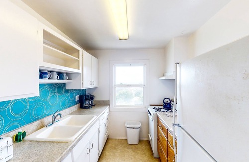 Summerland House | Breezy Summerland home with Pacific views - walk to beach & winery