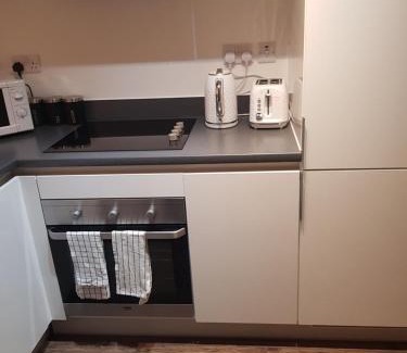 Brierley Hill Apartment | Brierley Hill - Apartment - Sleeps 2 - Parking