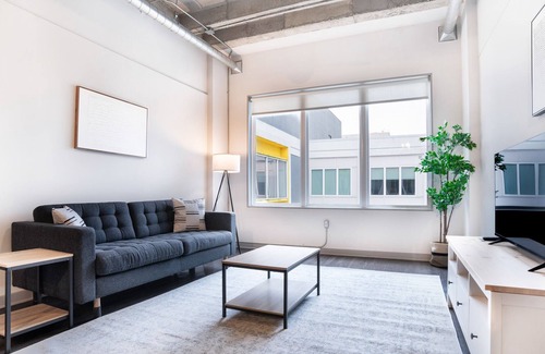 SoNo Apartment | Bright 2 Bed apartment located in SoNo neighborhood