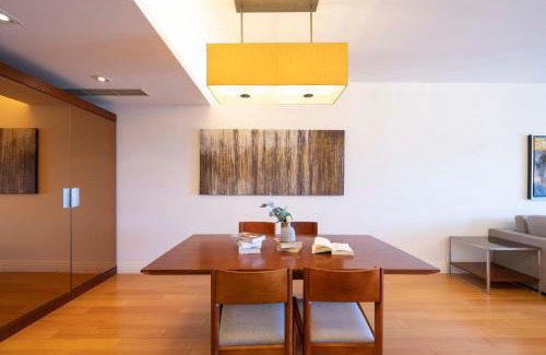Xujiahui Apartment | Bright 2BR Apartment Yongxin Century Close to Metro Lines one nine eleven