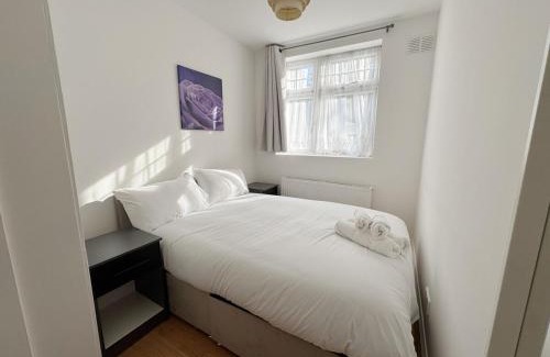 Hanger Hill Apartment | Bright 2BR Flat in West London with Outdoor Space
