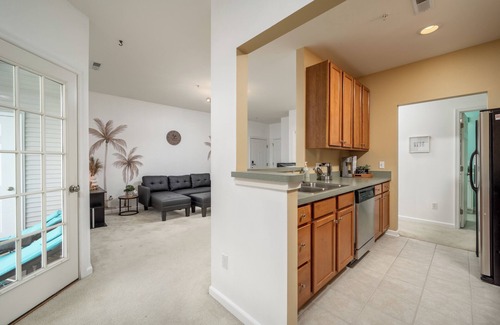 Sussex County Condo | Bright and Airy Coastal Retreat 3rd Floor Condo