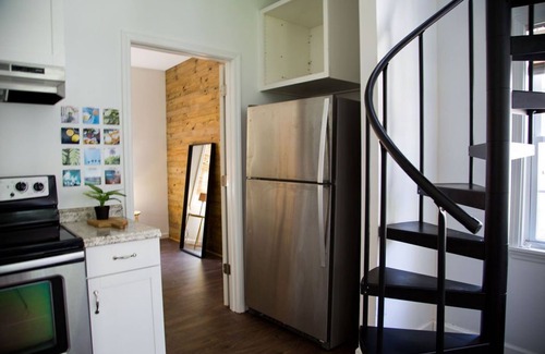 Riverland Terrace House | Bright and beautiful 2-bedroom carriage house in Charleston SC with AC, WiFi