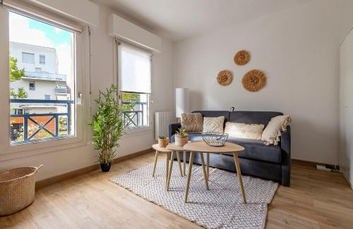 Casselardit Apartment | Bright and charming studio next to the tram