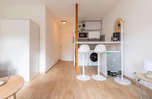 Casselardit Apartment | Bright and charming studio next to the tram