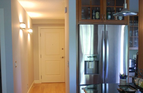 Annapolis House | Bright and cheery home. Just a short 2 blocks from the beach.