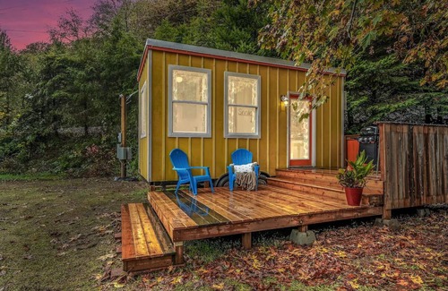 Sherwood Cottage | Bright and Colorful Tiny Home for Two - Unique Northwest Vacation Rentals