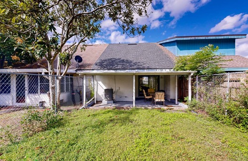 Arlington Condo | Bright and cozy condo with central AC, enclosed yard, & free wifi