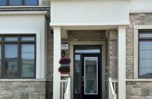 Whitby House | Bright and elegant home - your home away from home