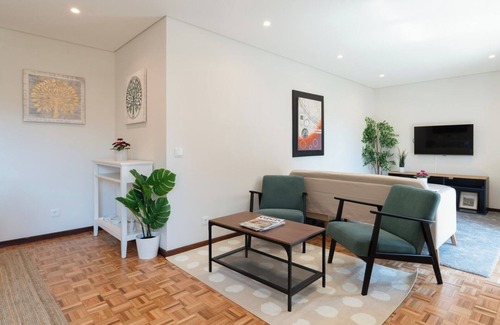 Paranhos Apartment | Bright and Elegant Urban Flat w/Balcony by Host Wise