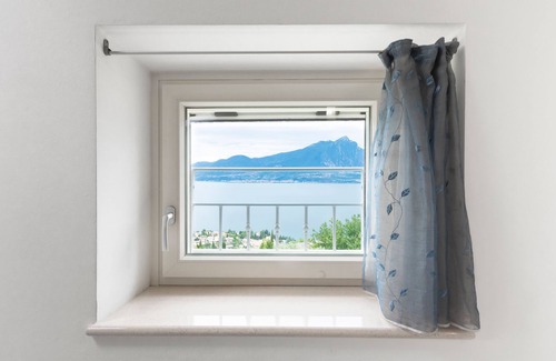 Albisano Apartment | Bright and Modern Holiday Apartment "Casa Silvia"