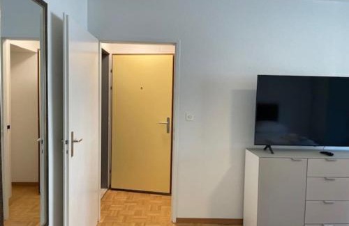 Hochschulen Apartment | Bright and practical Studio - Art 16