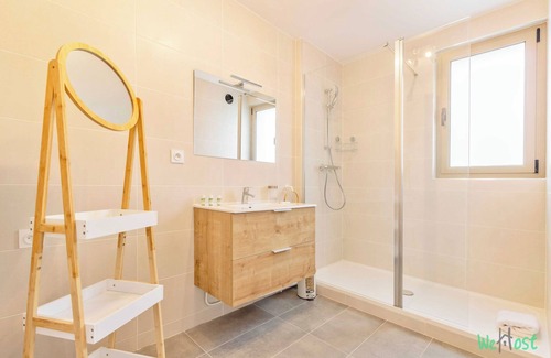 Champigny-sur-Marne Apartment | Bright apt with balcony -6P-Proche Disney/Paris