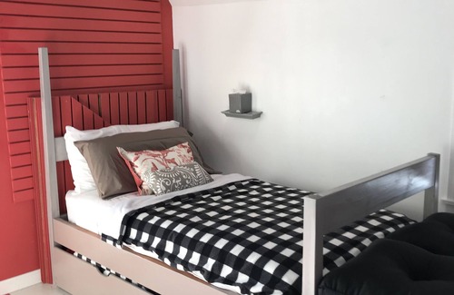 East Greenwich Apartment | Bright & Beautiful Studio