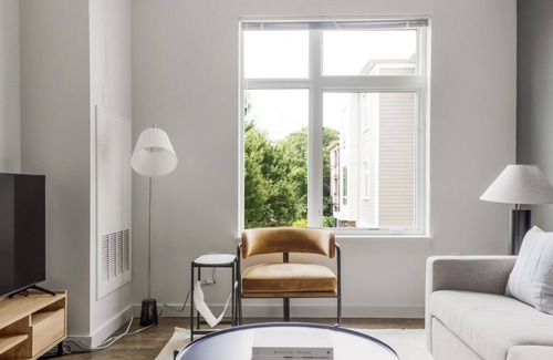 Cambridgeport Apartment | Bright Cambridgeport 1BR w/ W/D, near MIT, by Blueground