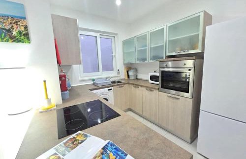 Qawra Apartment | Bright & Central with Parking, Indoor Pool & Gym