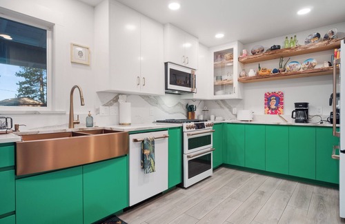 Skyland House | Bright & Charming Skyland Getaway in Tahoe - 4 Bed/2 Bath