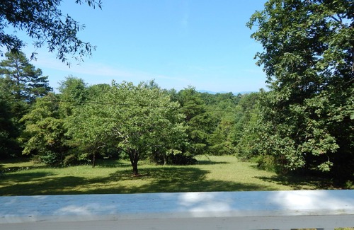 Franklin House | Bright, Cheerful, Spacious Home With Lovely Views Of The Great Smoky Mountains!