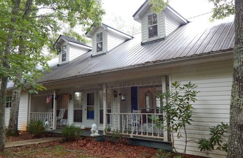 Franklin House | Bright, Cheerful, Spacious Home With Lovely Views Of The Great Smoky Mountains!