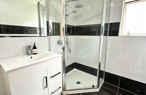 Greenlane - Ellerslie House | Bright&Cozy Room attached private bathroom - On street parking only