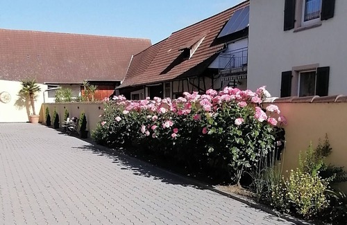 Eschbach House | Bright, cozy vacation apartment ' FeWo Eschbach' with flair in the border triangle
