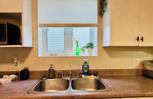 Terra Nova Apartment | Bright & Elegant, Near YYT