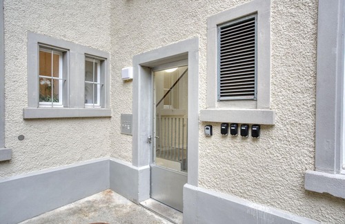 Horgen District Apartment | Bright Horgen 2.5 Room w/Storage, 3 min to Market, by Blueground